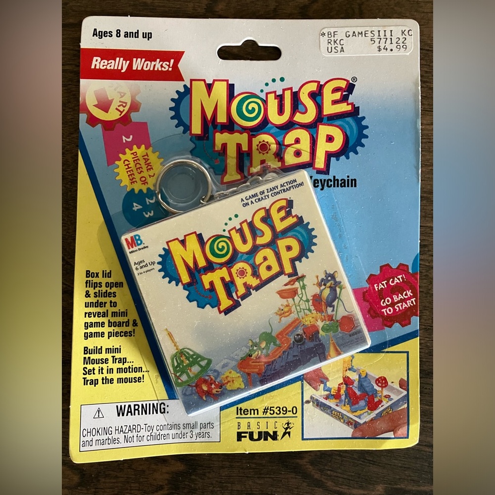 1999 Basic Fun Mouse Trap Game Keychain